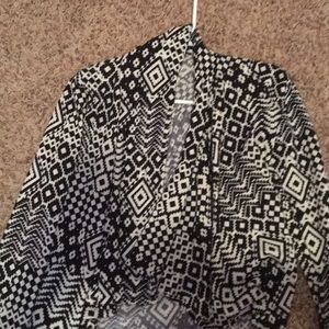 Black an white long sleeve shall